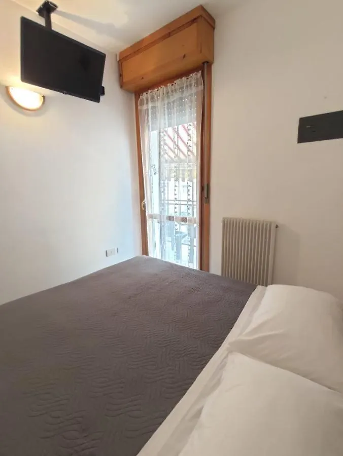 Apartment Bafile 18 - Piazza Marconi - Centrale - 50 Mt Dal Mare Lido di Jesolo Italy